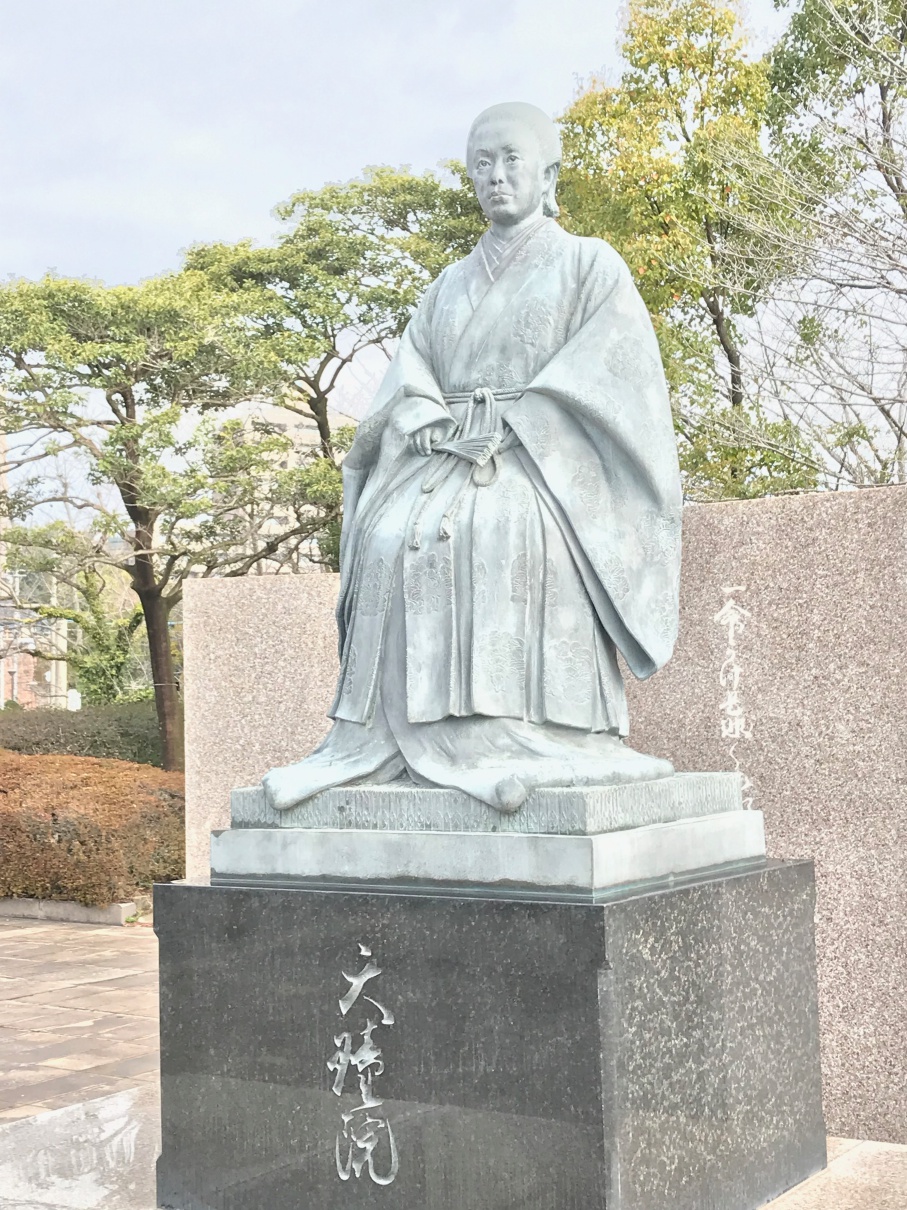 天璋院篤姫の像